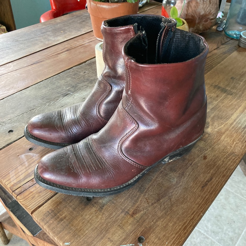 Vintage Zip-up Cowboy Boots. Size US Men’s 9.5.